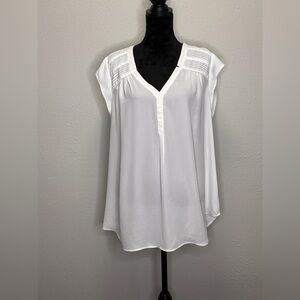 Daniel Rainn 
White Pleated V-Neck Blouse – Size 1X